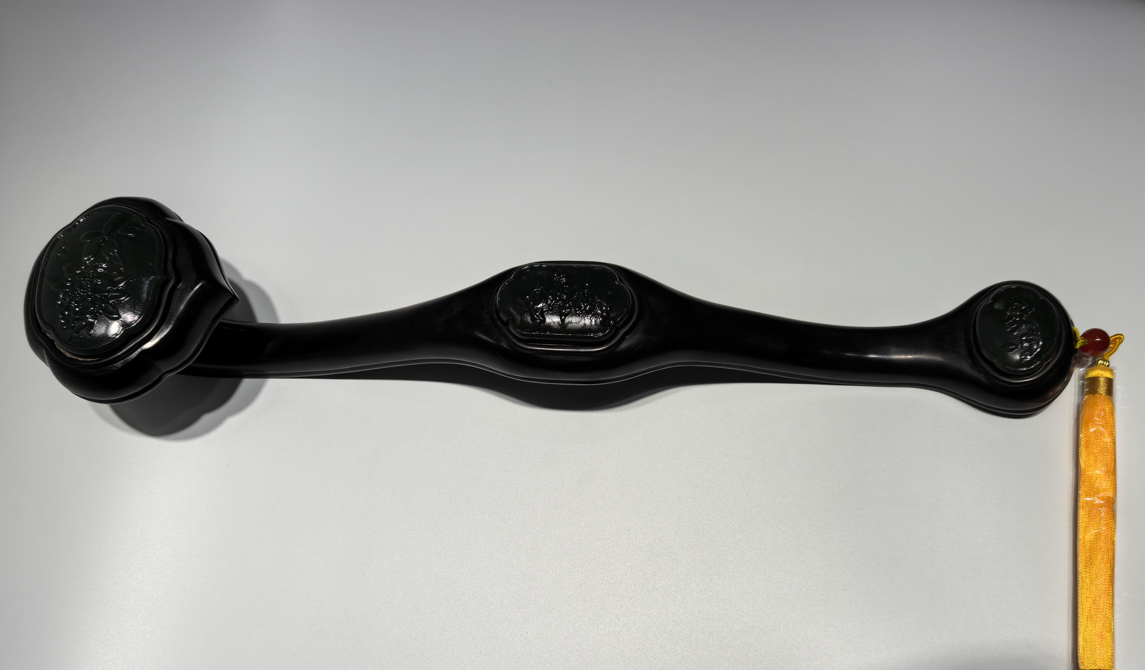 和田玉青玉：昆山三宝如意